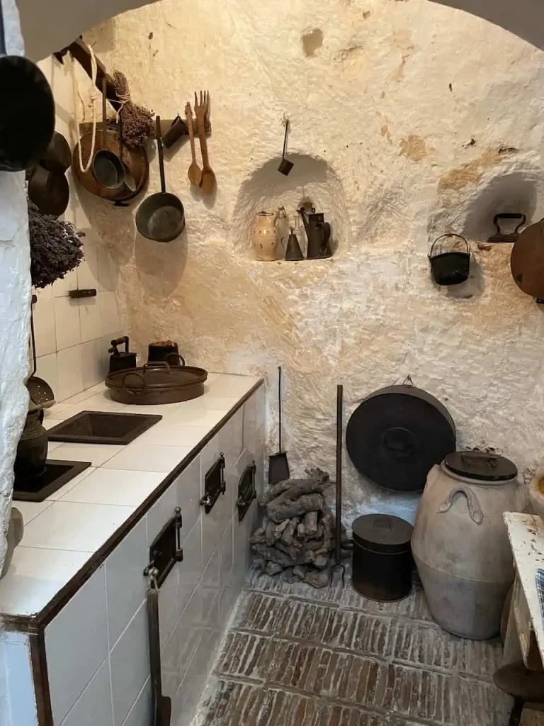 casa grotta nei sassi di matera italy