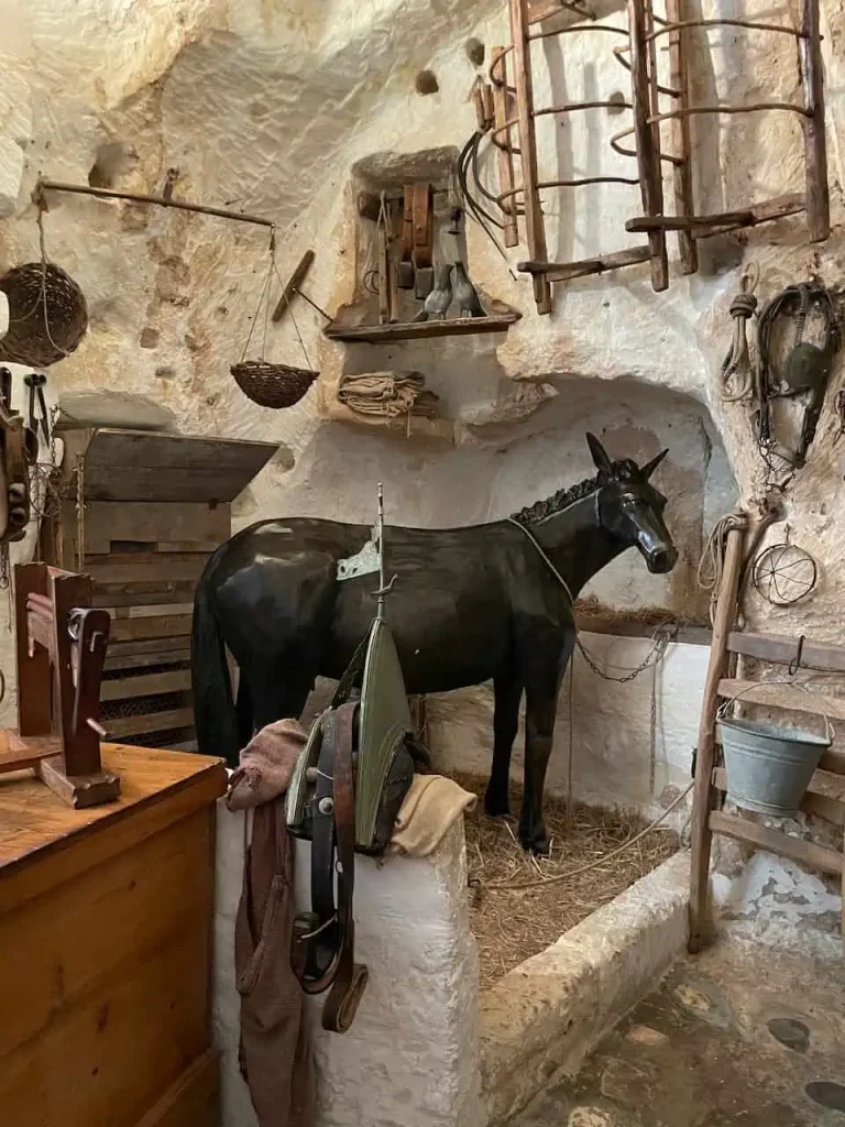 casa grotta nei sassi di matera italy